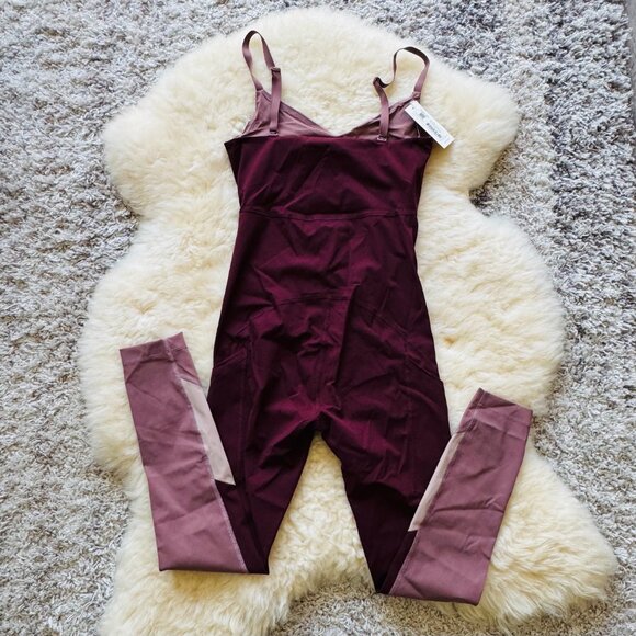 Outdoor Voices SuperForm™ Full Length Bodysuit Deep Taupe/Shiraz/Mocha - Picture 10 of 12